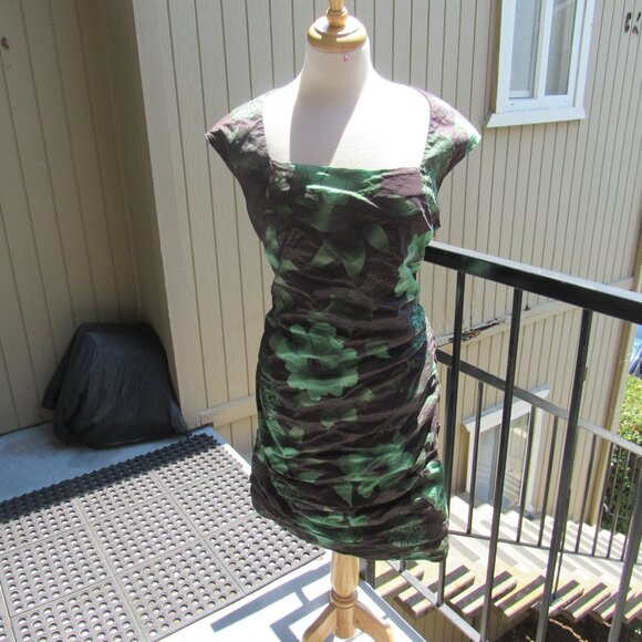 #147  NEW WOMEN'S CRINKLE DRESS BY PHASE EIGHT (SIZE 14US / 18UK) - Picture 1 of 4